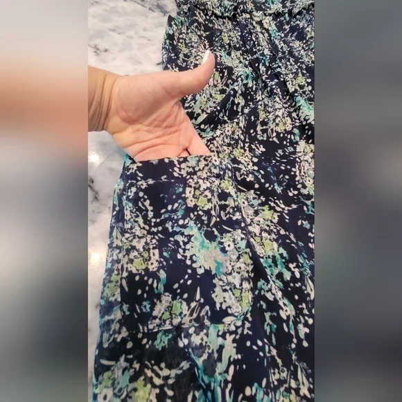 Sleeveless Roz & Ali Flutter Dress - Picture 5 of 6